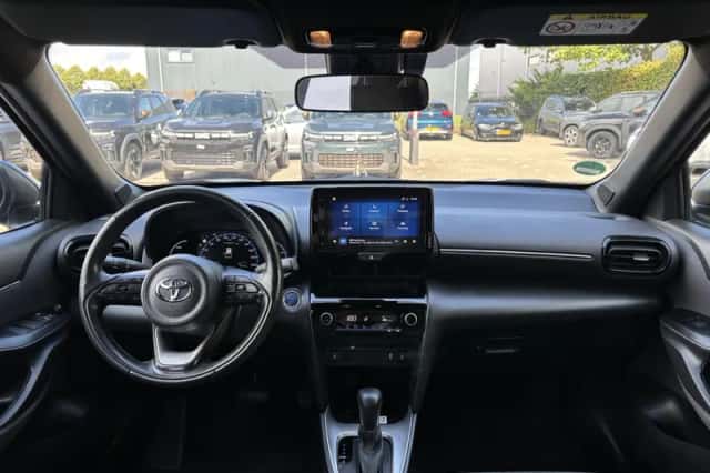 Toyota Yaris Cross (2023) thumbnail 3