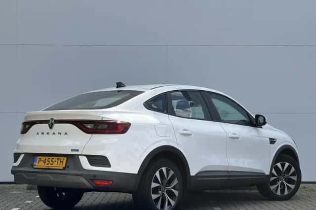 Renault Arkana (2022) thumbnail 2