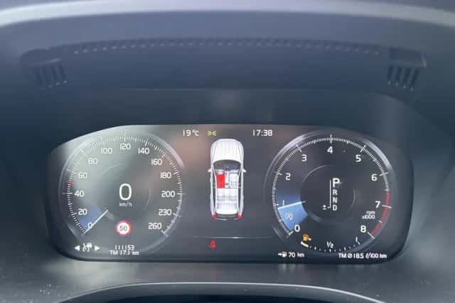 Volvo XC60 (2018) thumbnail 4