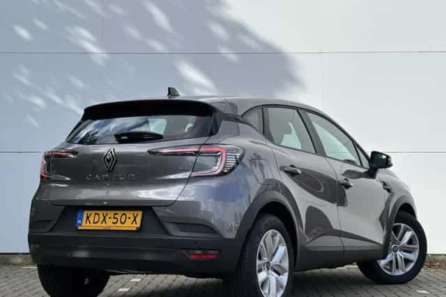 Renault Captur (2026) thumbnail 2