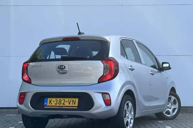 Kia Picanto (2021) thumbnail 2