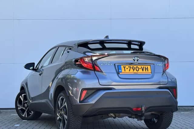 Toyota C-HR (2023) thumbnail 6