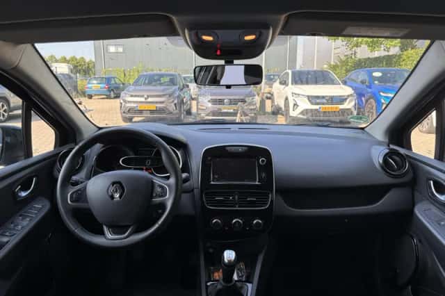 Renault Clio (2019) thumbnail 3