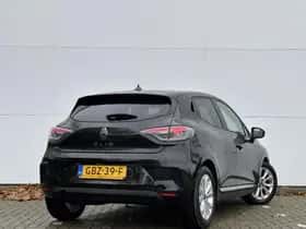 Renault Clio (2024) thumbnail 6