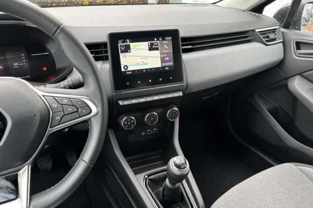 Renault Clio (2024) thumbnail 3