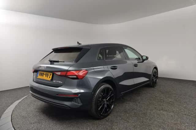Audi A3 (2021) thumbnail 2