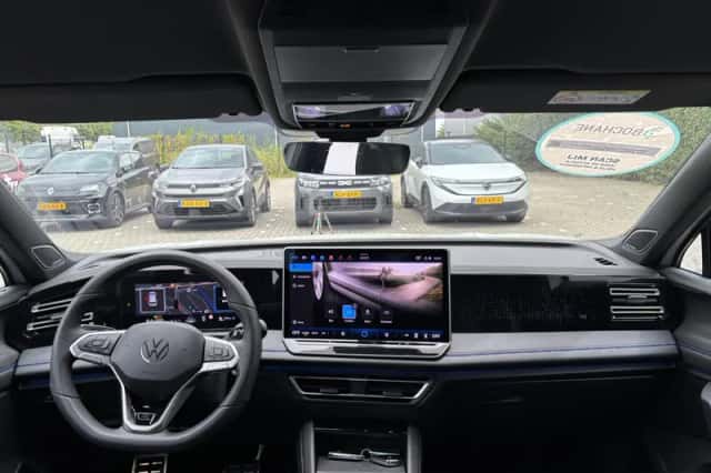 Volkswagen Tiguan (2025) thumbnail 3