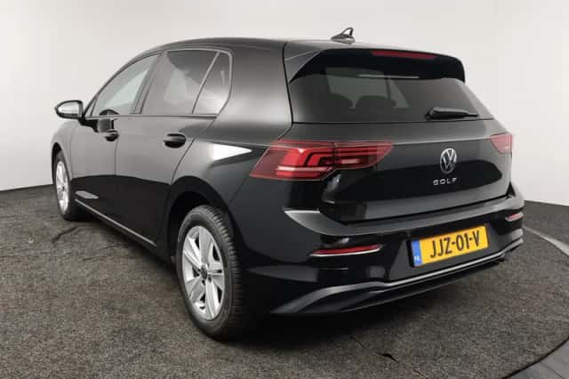 Volkswagen Golf (2025) thumbnail 6