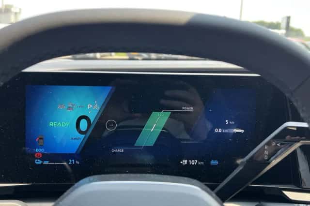 Renault Mégane E-Tech (2025) thumbnail 3