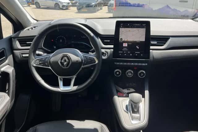 Renault Captur (2024) thumbnail 3