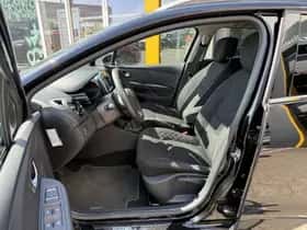 Renault Clio (2021) thumbnail 6