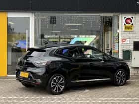 Renault Clio (2023) thumbnail 2