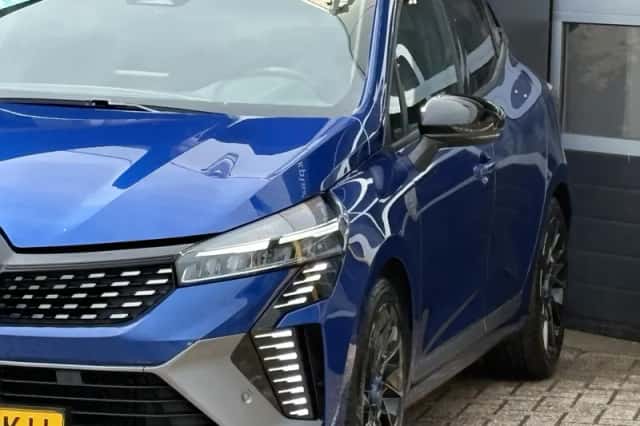 Renault Clio (2023) thumbnail 4