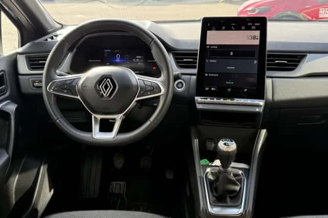 Renault Captur (2024) thumbnail 3