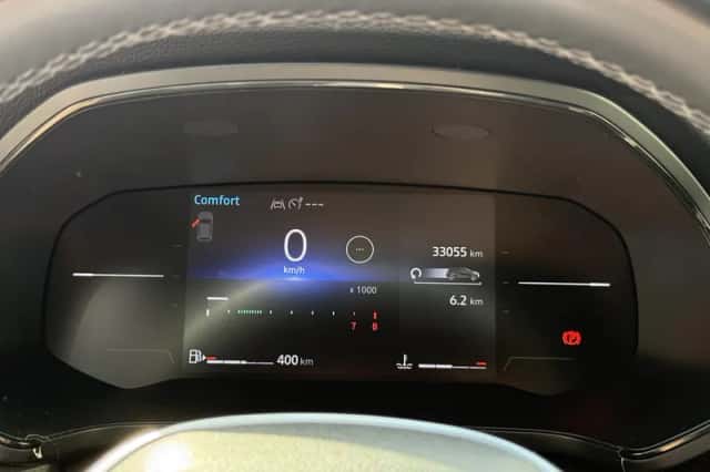 Renault Captur (2024) thumbnail 4