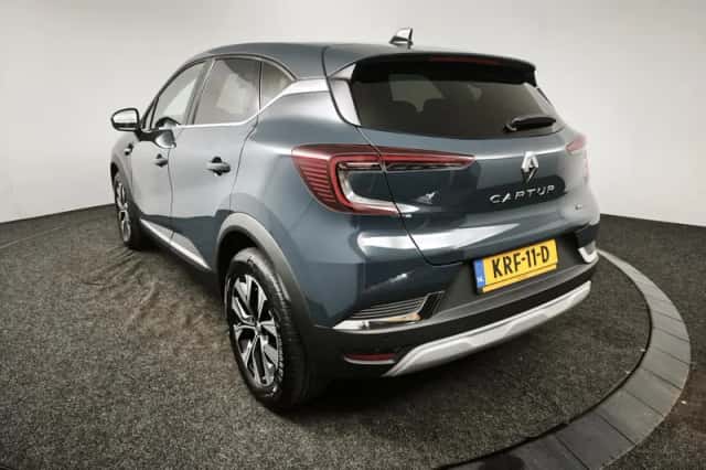 Renault Captur (2023) thumbnail 6