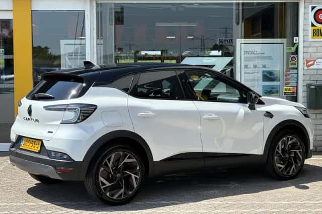 Renault Captur (2025) thumbnail 2