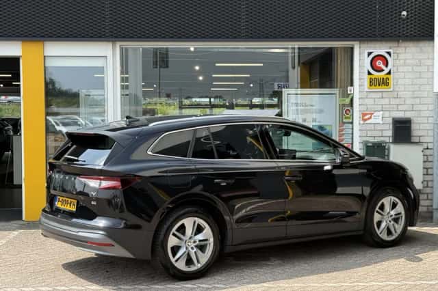 Škoda Enyaq (2022) thumbnail 2
