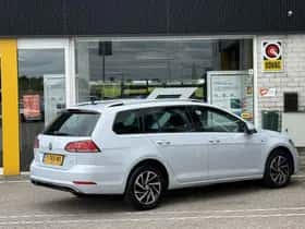 Volkswagen Golf (2018) thumbnail 2