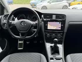 Volkswagen Golf (2018) thumbnail 3