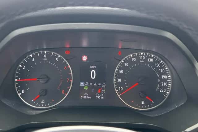 Renault Captur (2024) thumbnail 4