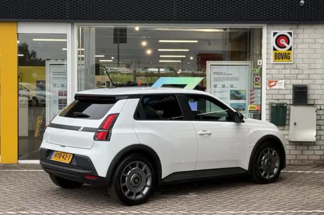 Renault 5 (2025) thumbnail 2