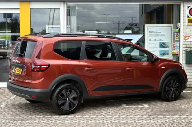 Dacia Jogger (2024) thumbnail 2