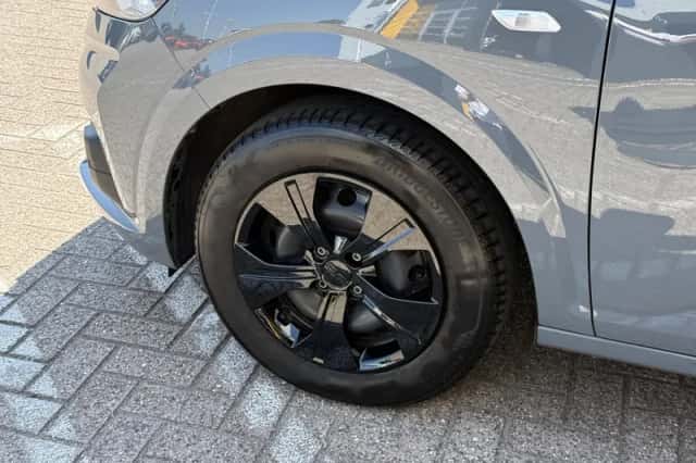 Dacia Sandero (2025) thumbnail 3