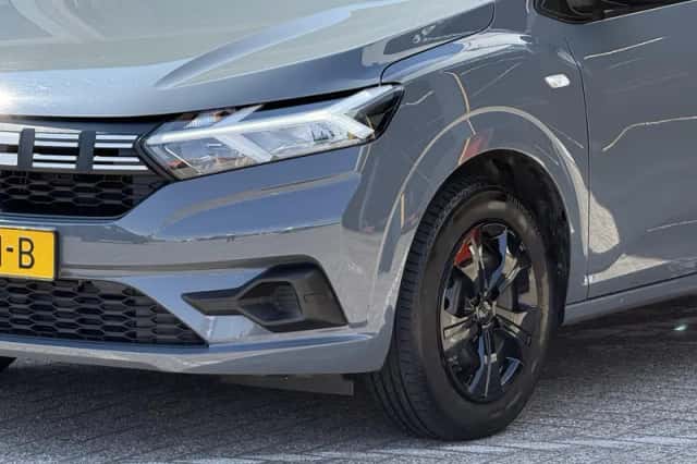 Dacia Sandero (2025) thumbnail 4