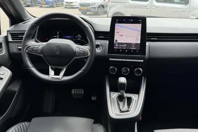 Renault Clio (2025) thumbnail 3