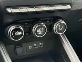 Renault Clio (2024) thumbnail 13