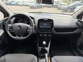 Renault Clio (2017) thumbnail 10