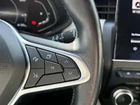 Renault Clio (2022) thumbnail 24