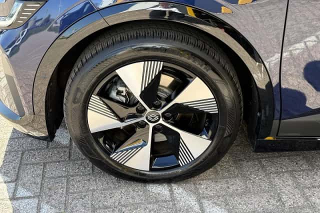 Renault Mégane E-Tech (2025) thumbnail 5