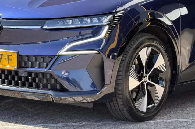 Renault Mégane E-Tech (2025) thumbnail 6
