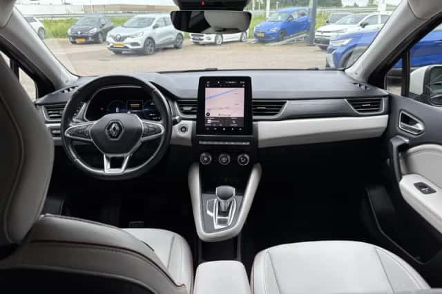 Renault Captur (2020) thumbnail 3