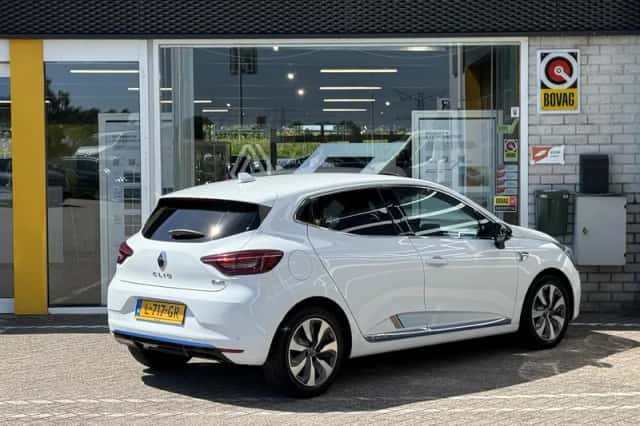 Renault Clio (2021) thumbnail 2