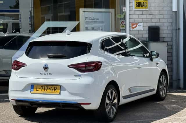 Renault Clio (2021) thumbnail 6