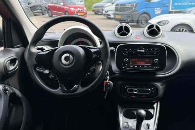 Smart Forfour (2017) thumbnail 3