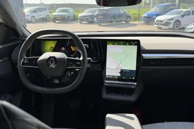 Renault Scénic (2025) thumbnail 3