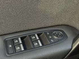 Renault Captur (2024) thumbnail 16