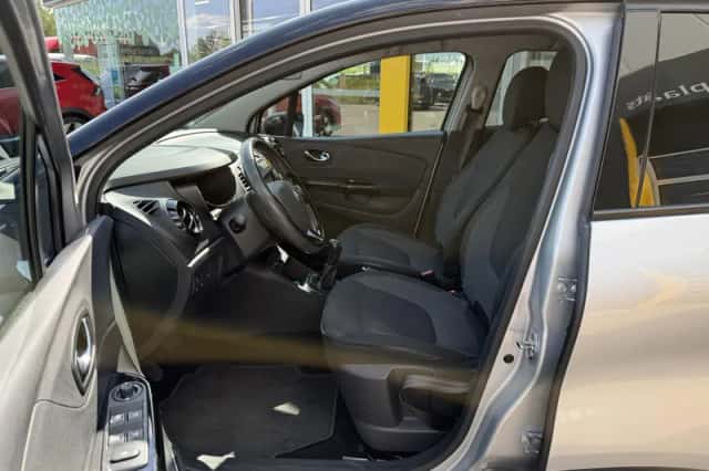 Renault Captur (2015) thumbnail 5