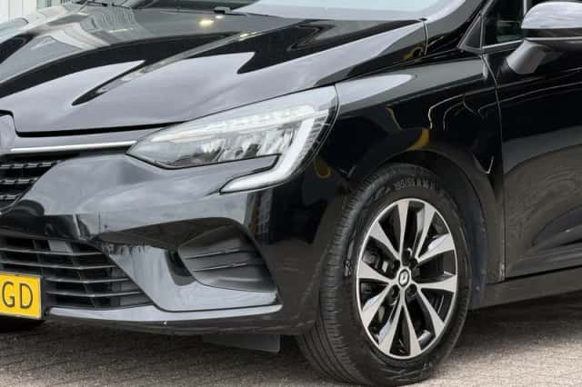 Renault Clio (2021) thumbnail 4