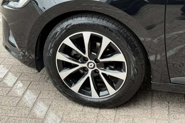 Renault Clio (2021) thumbnail 3