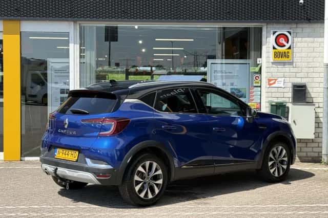 Renault Captur (2020) thumbnail 2