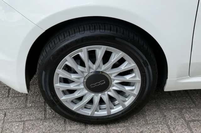 Fiat 500C (2023) thumbnail 3