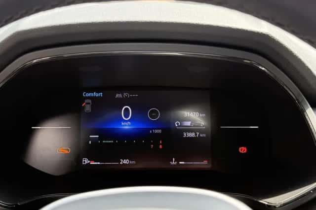Renault Captur (2024) thumbnail 4