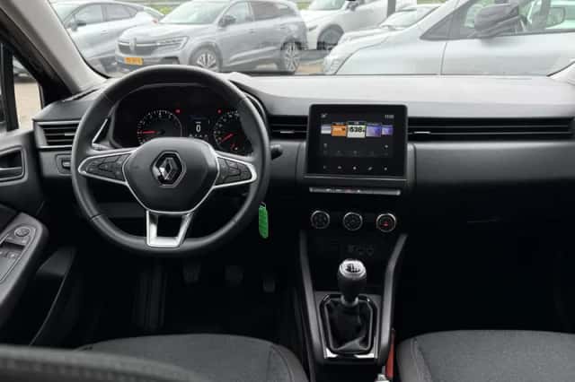 Renault Clio (2022) thumbnail 3
