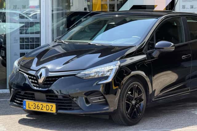 Renault Clio (2021) thumbnail 3