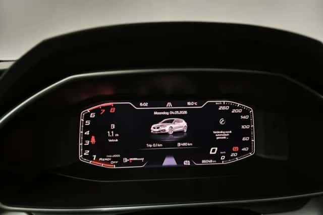 SEAT Leon (2022) thumbnail 4